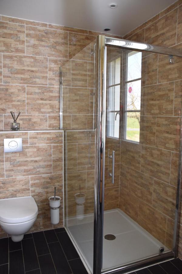 Les Rougemonts Eucalyptus Champguyon Exterior foto