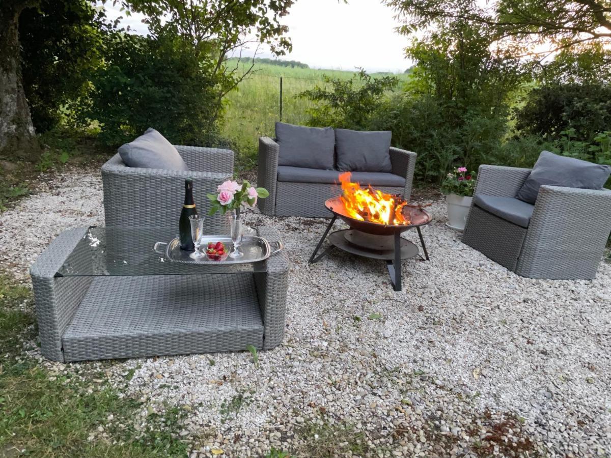 Les Rougemonts Eucalyptus Champguyon Exterior foto